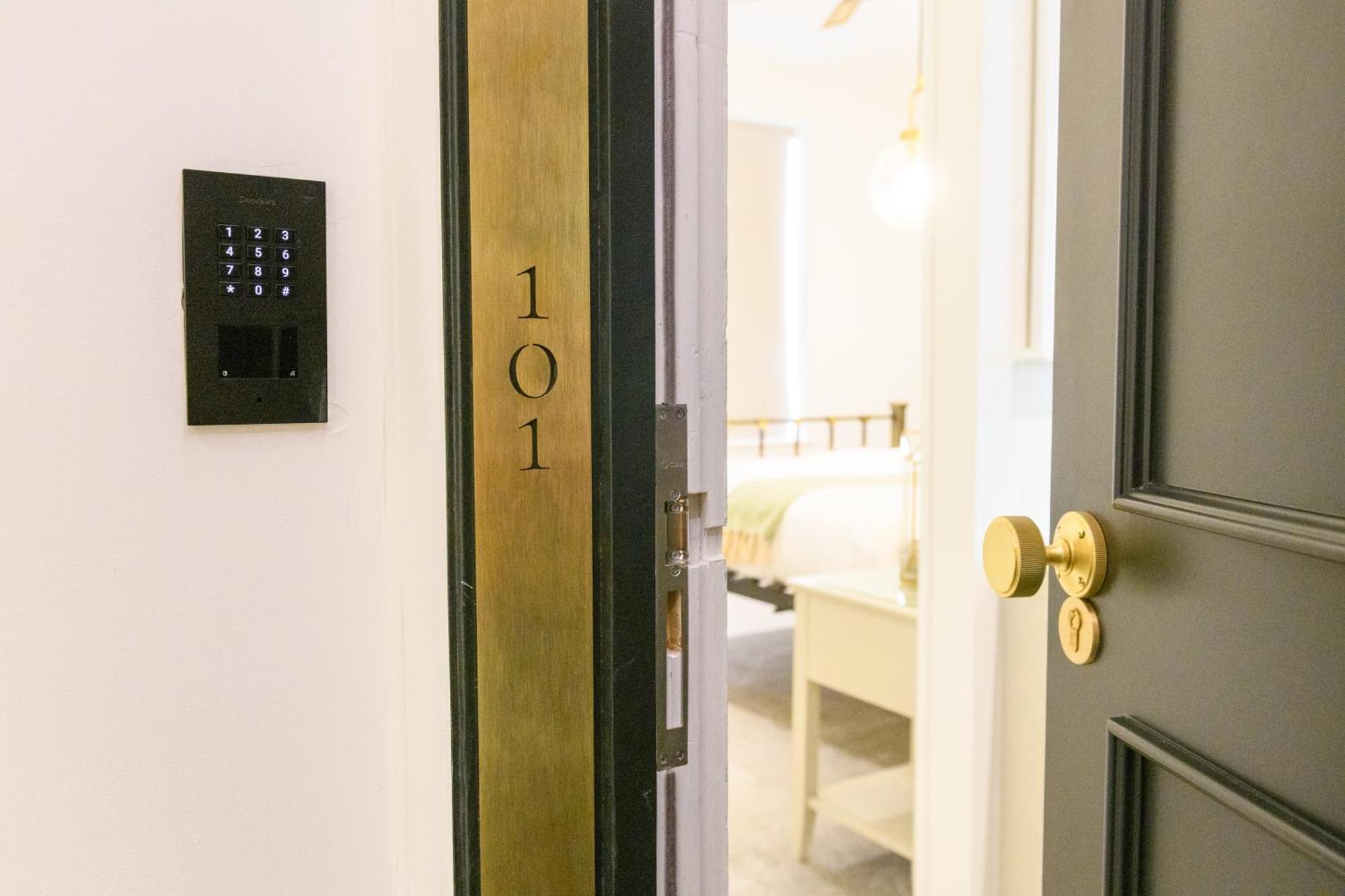 Holm House Hotel Пенарт Екстериор снимка